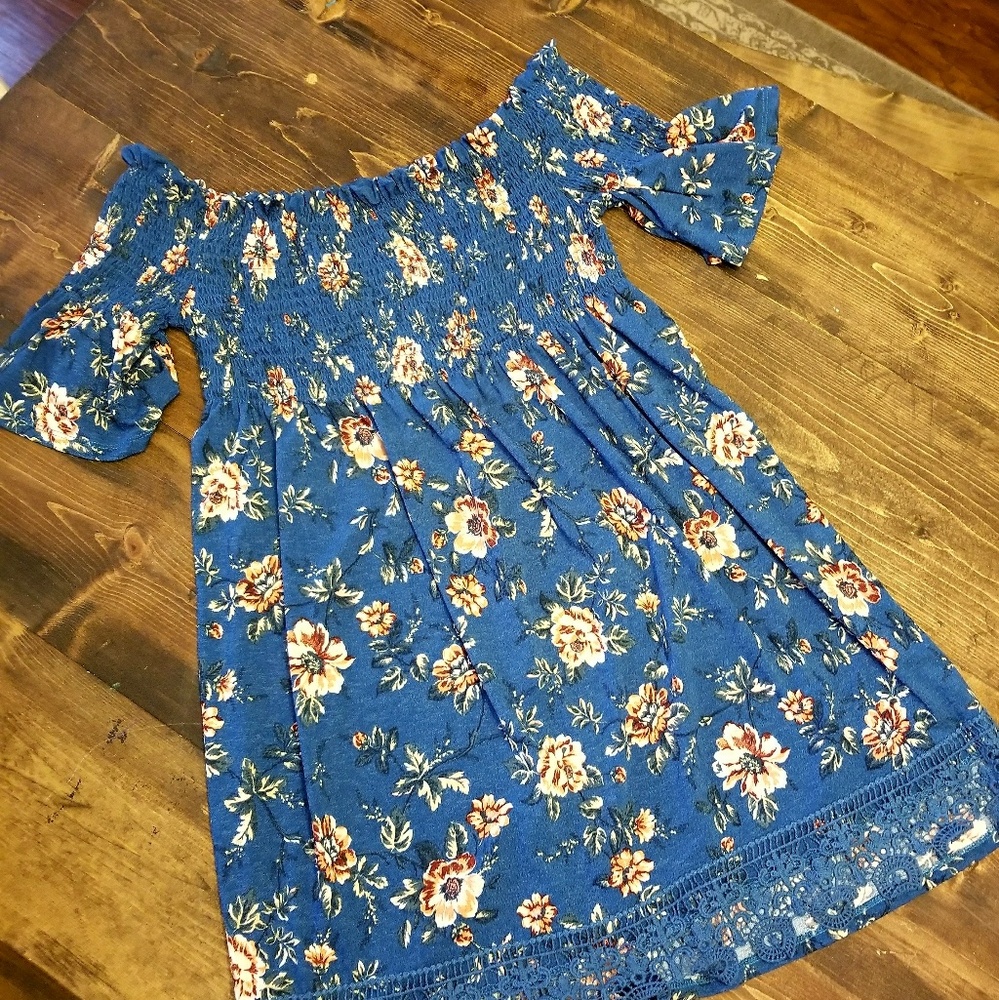 NWOT Mossimo festival style off shoulder dress!